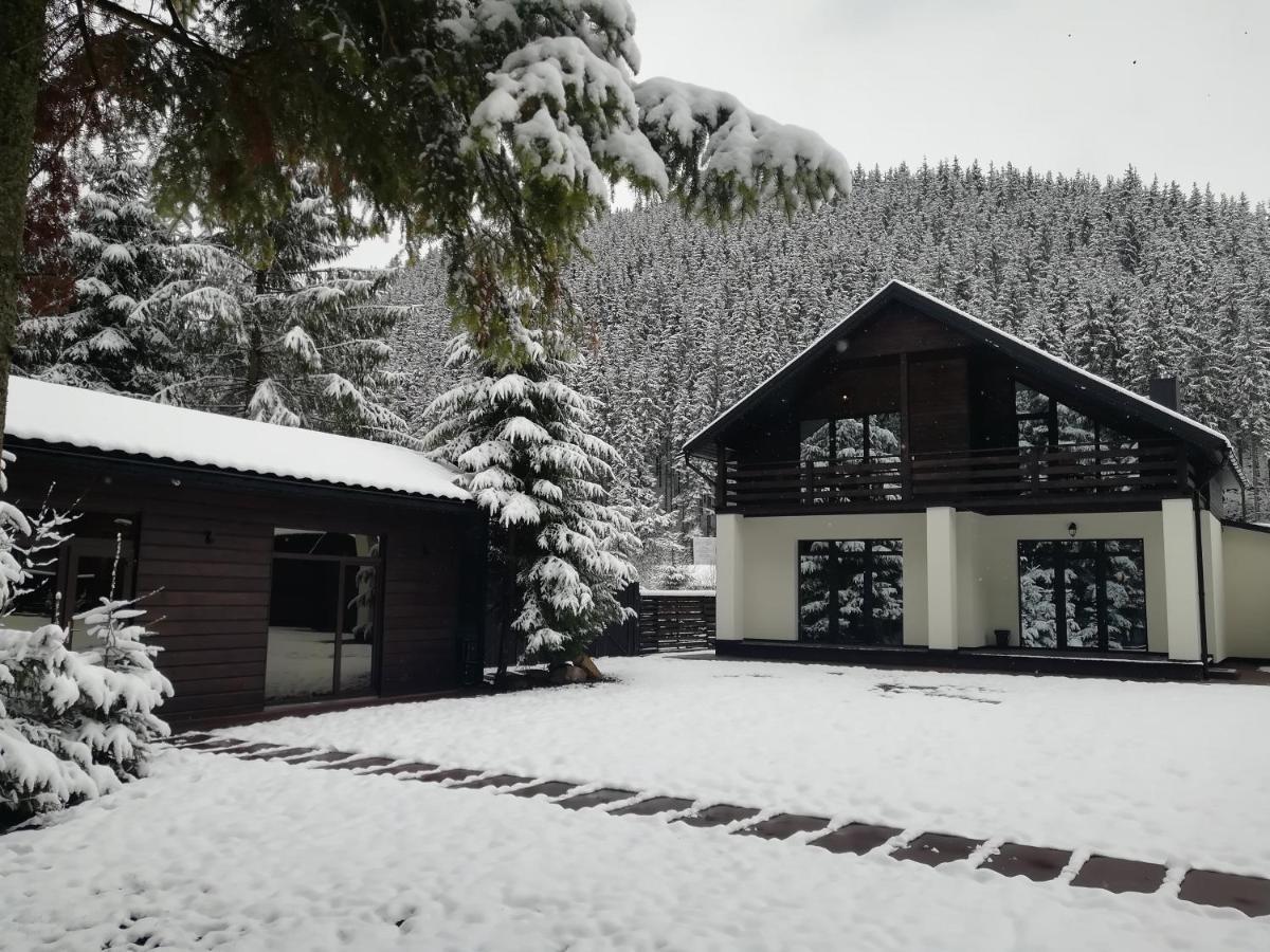 Berghaus Bukovel Villa Exteriör bild
