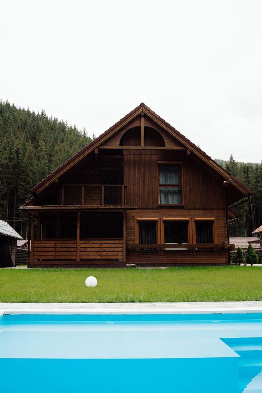 Berghaus Bukovel Villa Exteriör bild