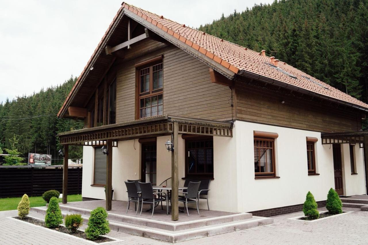 Berghaus Bukovel Villa Exteriör bild